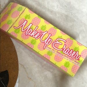 Makeup eraser